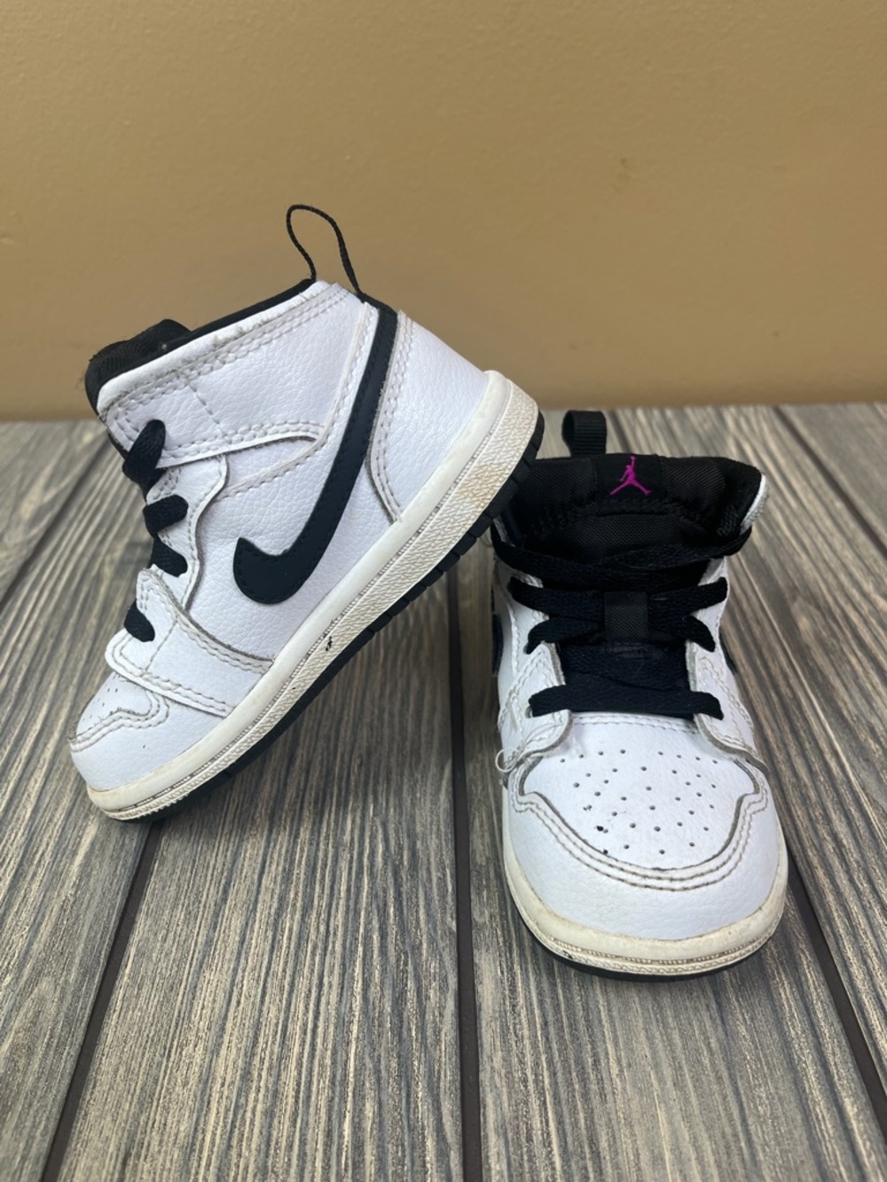 Air Jordan White Fuchsia Blast High Top Sneakers Baby Size 6C